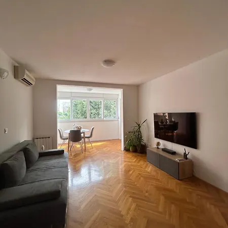 Apartment Laura *